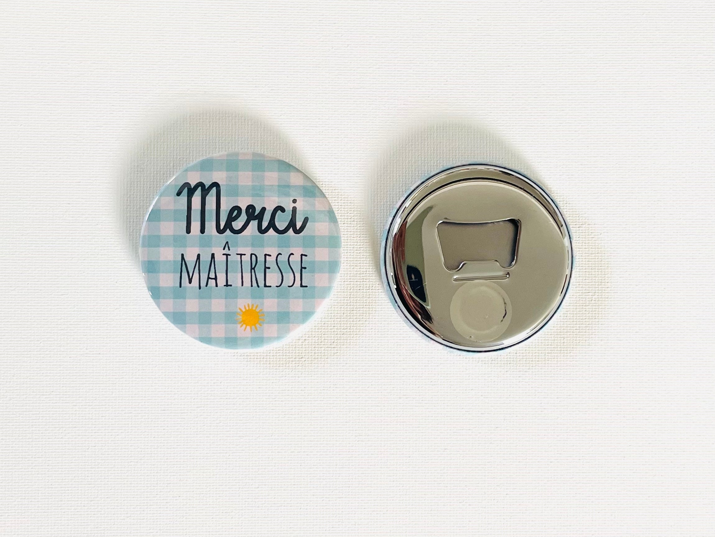 Badge Aimant Décapsuleur Personnalisé – cadeau personnalisé